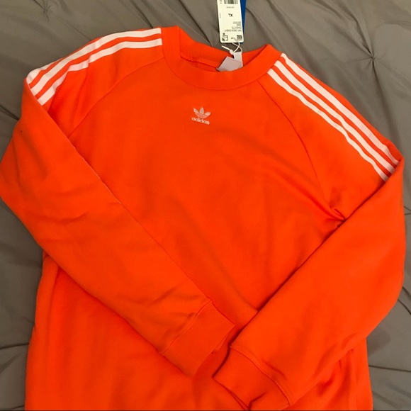 adidas Tops - Adidas Sweatshirt❤️